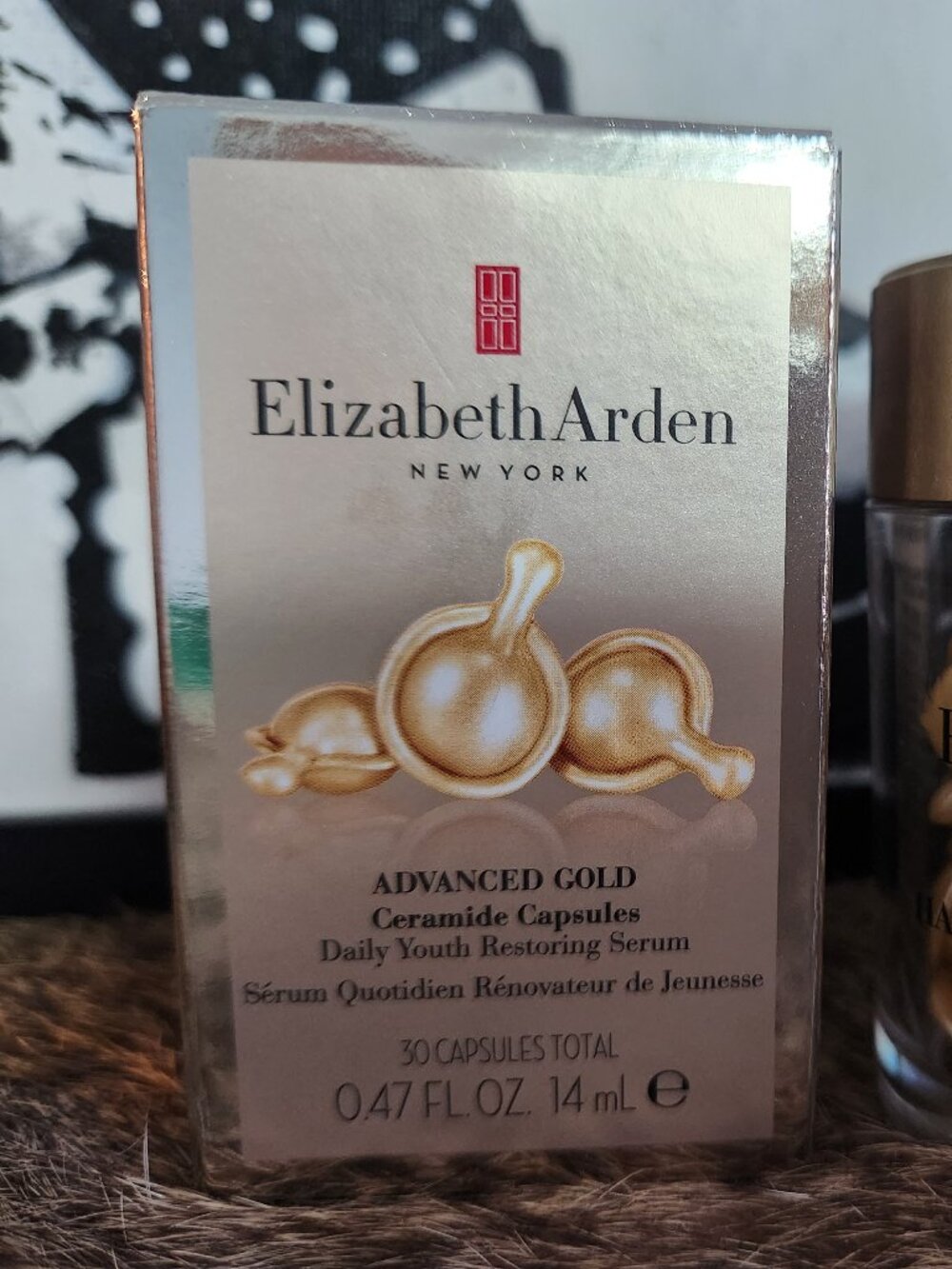 Elizabeth Arden Advanced Gold Ceramide Daily Youth Restoring Serum - 29 capsules